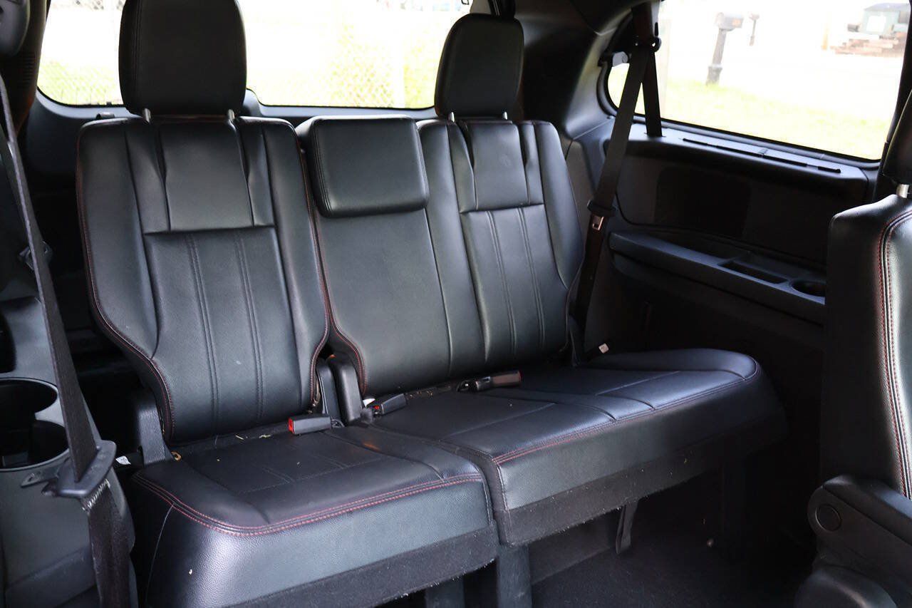 Used 2014 Dodge Grand Caravan R/T w/ Driver Convenience Group FWD image 25
