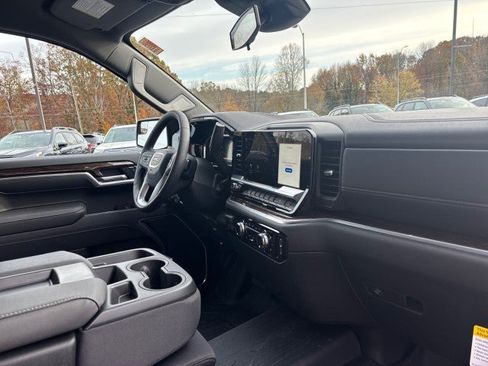 New 2026 GMC Sierra 1500 SLE image 45