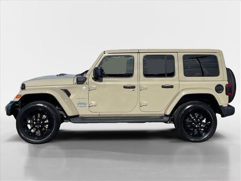 Used 2022 Jeep Wrangler Unlimited Sahara w/ Cold Weather Group image 3