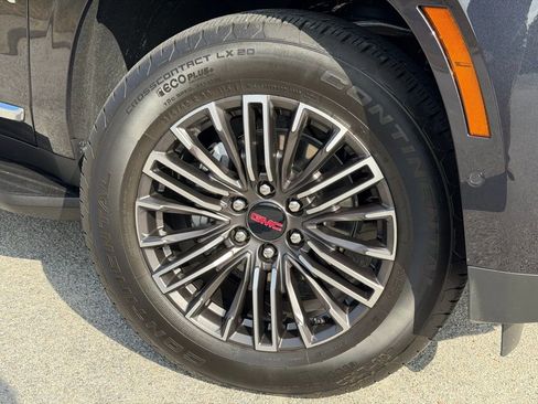 New 2026 GMC Yukon Elevation image 15