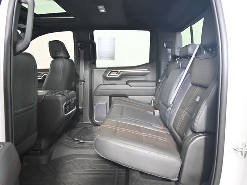 Used 2022 Chevrolet Silverado 1500 High Country w/ High Country Premium Package image 18