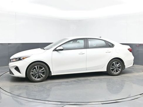 Used 2023 Kia Forte LXS w/ LXS Technology Package FWD image 11