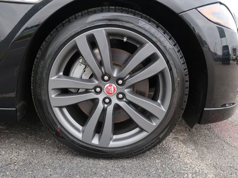 Used 2019 Jaguar XJ R-Sport image 55