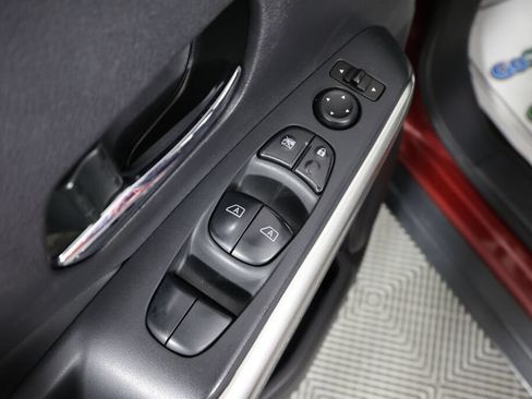 Used 2019 Nissan Kicks SR w/ SR Premium Package FWD image 30