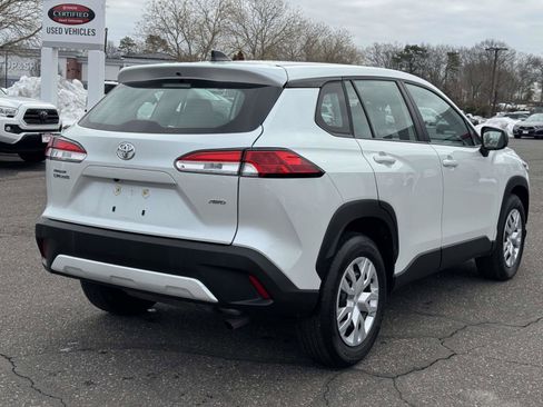 Used 2024 Toyota Corolla Cross L image 6