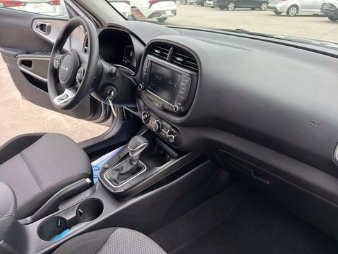 Used 2024 Kia Soul LX w/ Option Group 015 FWD image 27