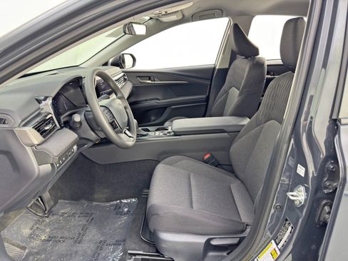 Used 2025 Toyota Camry LE image 15