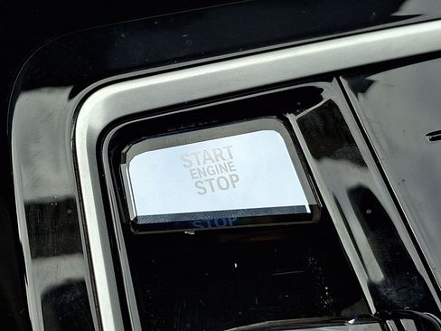 Used 2024 BMW 760i xDrive AWD/4WD image 24