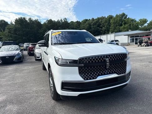 Used 2025 Lincoln Navigator L Reserve AWD/4WD image 14