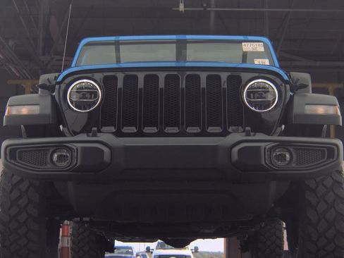 Used 2022 Jeep Wrangler Unlimited Sport AWD/4WD image 3