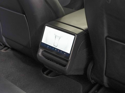 Used 2025 Tesla Model 3 Long Range image 11