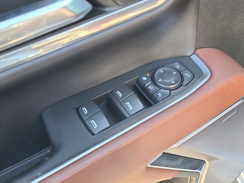 Used 2024 GMC Sierra 2500 Denali Ultimate image 20