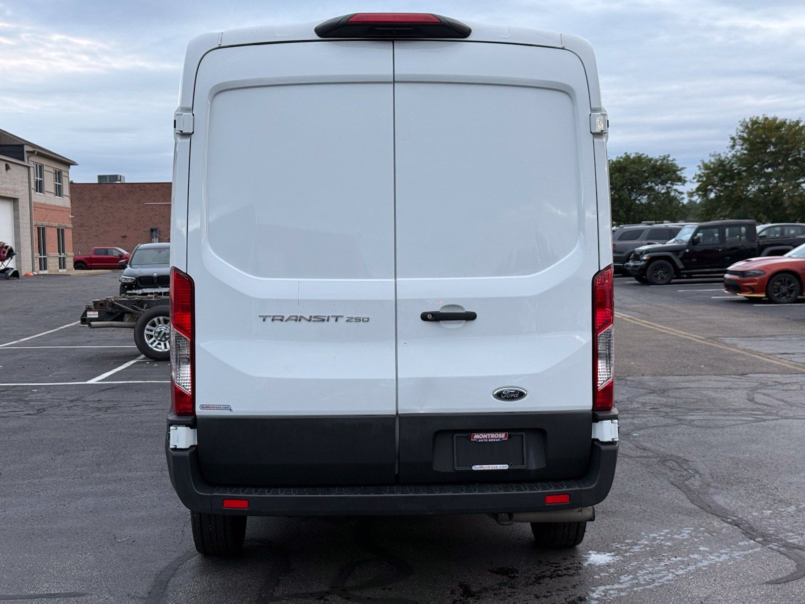Used 2025 Ford Transit 250 148 Medium Roof RWD image 5