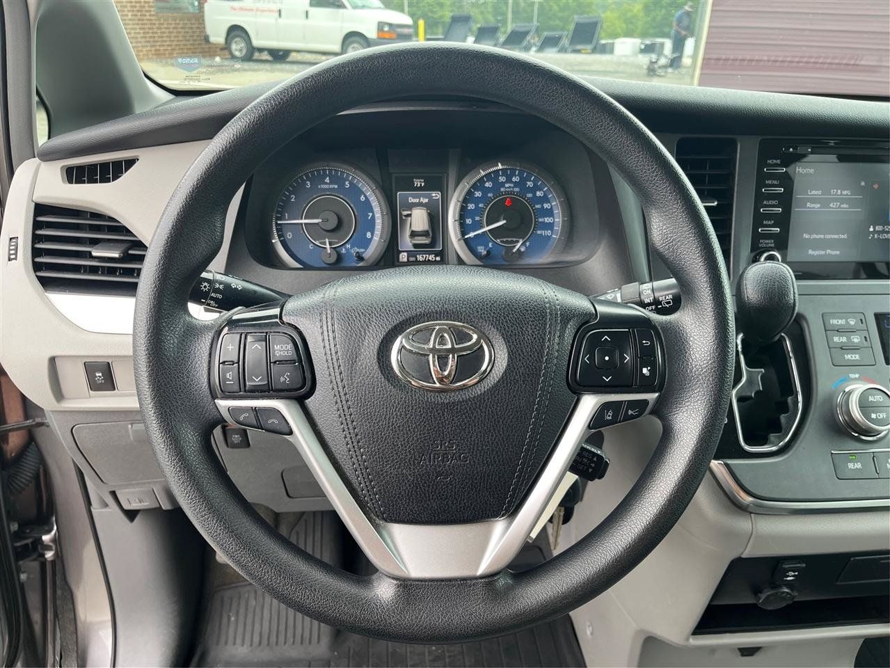 Used 2019 Toyota Sienna LE FWD image 17