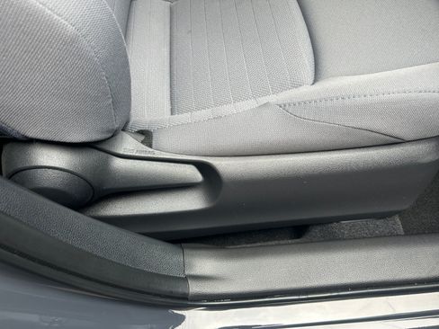 Used 2023 Toyota Corolla SE FWD image 32