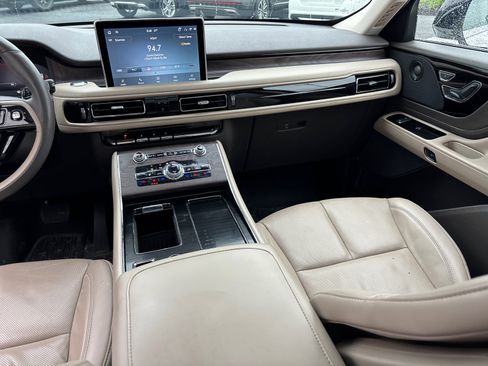 Used 2024 Lincoln Aviator Reserve w/ Equipment Group 201A AWD/4WD image 31