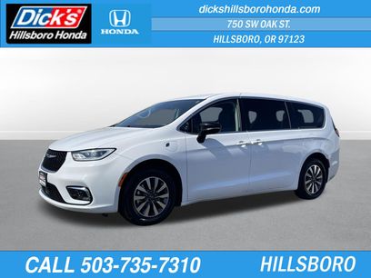Used 2024 Chrysler Pacifica Limited