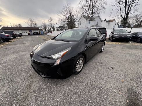 Used 2016 Toyota Prius Two image 29