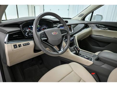 Used 2020 Cadillac XT6 Premium Luxury AWD/4WD image 39