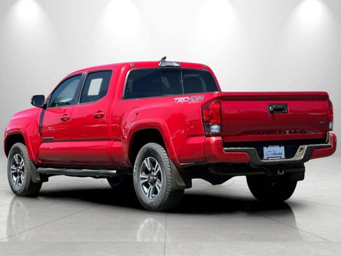 Used 2019 Toyota Tacoma TRD Sport w/ Technology Package AWD/4WD image 6
