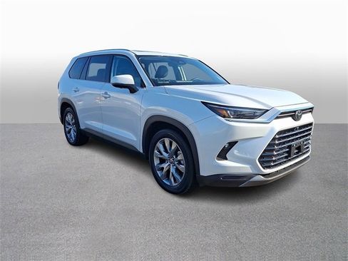 Used 2025 Toyota Grand Highlander AWD Hybrid image 3