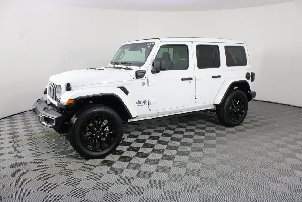 Used 2025 Jeep Wrangler Unlimited Sahara w/ Safety Group AWD/4WD image 2