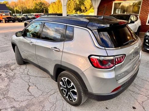 Used 2023 Jeep Compass Limited AWD/4WD image 3