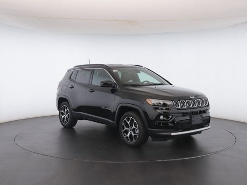 Used 2026 Jeep Compass Limited image 33