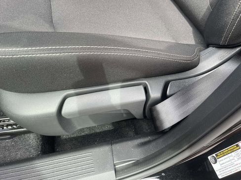 Used 2025 Nissan Rogue S image 15