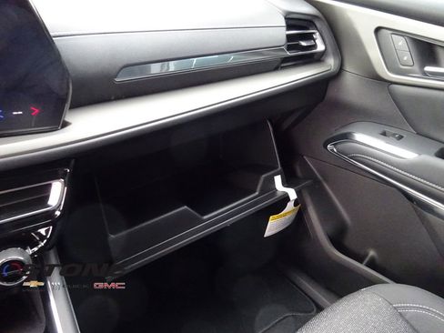 New 2026 Chevrolet Traverse LT w/ Sun and Wheel Package image 29