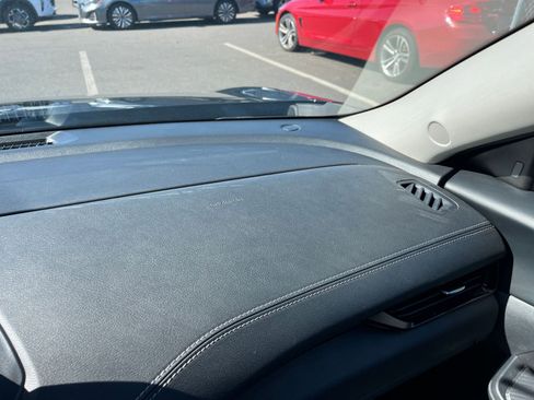 Used 2025 Nissan Sentra SV image 34