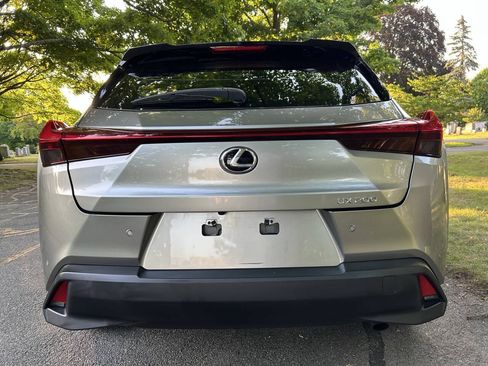 Used 2019 Lexus UX 200 w/ Premium Package FWD image 22