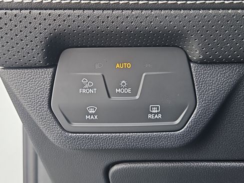 New 2026 Volkswagen Atlas SE image 9