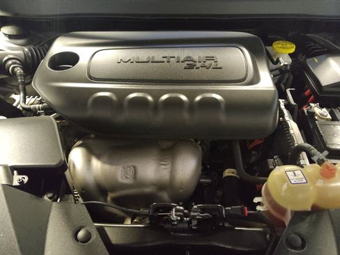 Used 2020 Jeep Cherokee Latitude Plus image 30