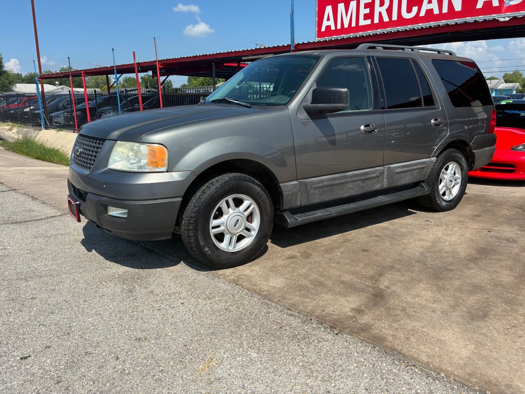 Used 2005 Ford Expedition XLT AWD/4WD image 1