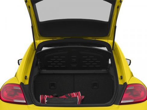 Used 2013 Volkswagen Beetle TDI image 12