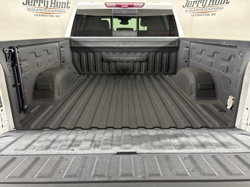 Used 2023 GMC Sierra 1500 Denali w/ Denali Reserve Package AWD/4WD image 31