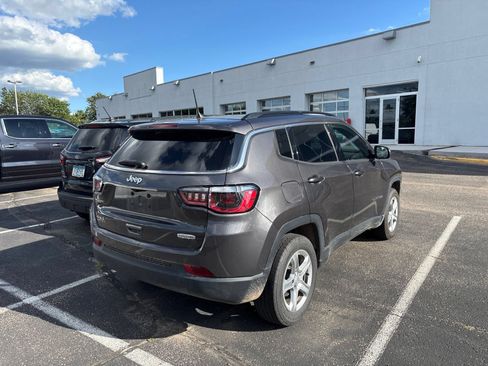 Used 2023 Jeep Compass Latitude w/ Convenience Group AWD/4WD image 5
