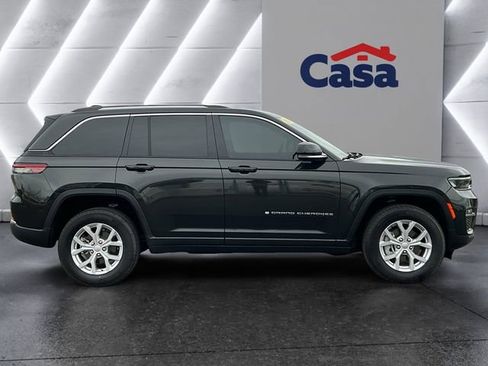 Used 2024 Jeep Grand Cherokee Limited image 12
