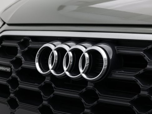 Used 2023 Audi Q5 2.0T Premium w/ Convenience Package AWD/4WD image 11