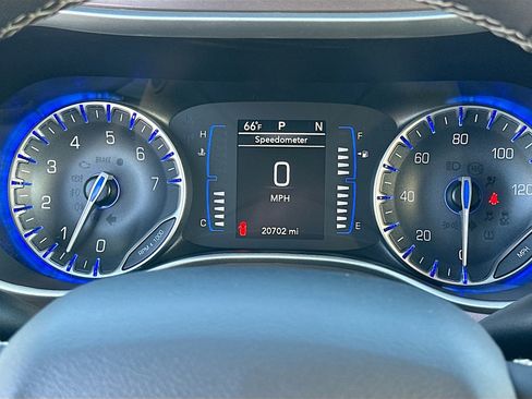 Used 2024 Chrysler Voyager LX image 12