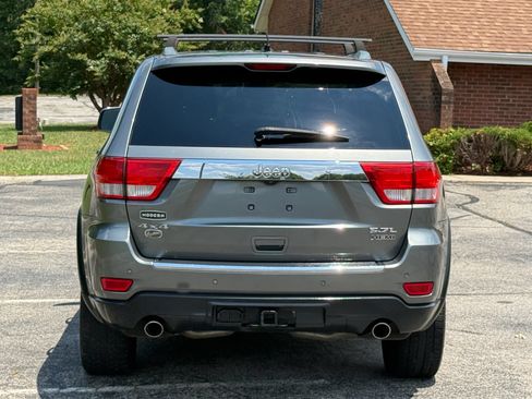 Used 2012 Jeep Grand Cherokee Overland AWD/4WD image 5