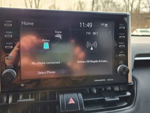 Used 2022 Toyota RAV4 SE w/ Convenience Package image 11