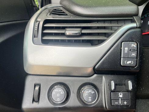 Used 2018 Chevrolet Tahoe Premier AWD/4WD image 24