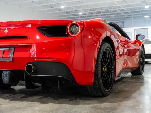 Used 2018 Ferrari 488 Spider RWD image 41