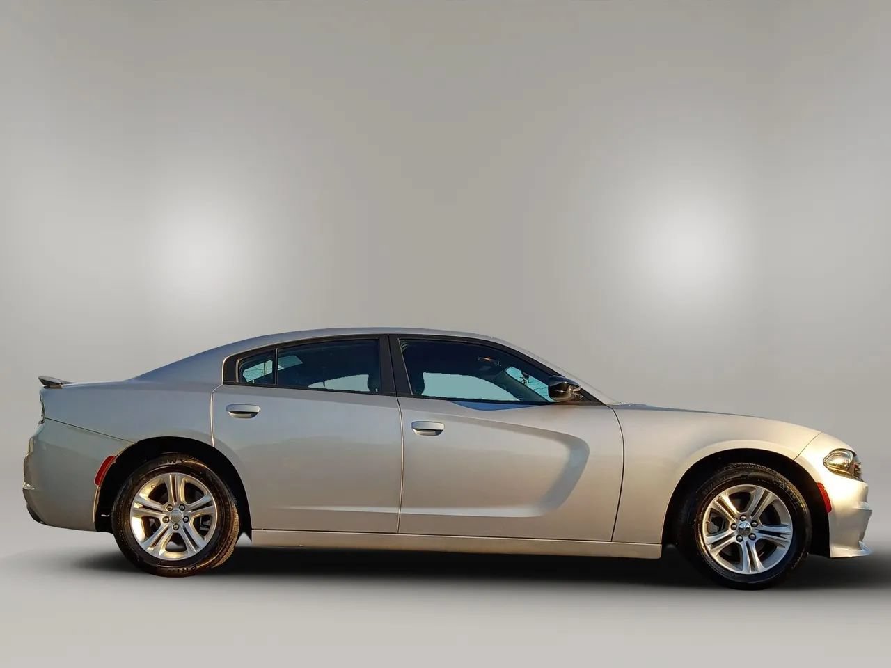 Used 2023 Dodge Charger SXT RWD image 6