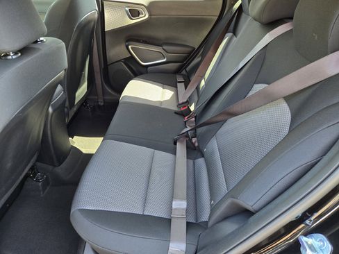 Certified 2025 Kia Soul LX w/ LX Technology Package FWD image 11
