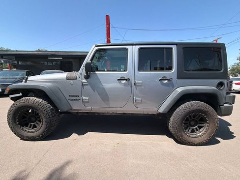 Used 2017 Jeep Wrangler Unlimited Sport w/ Max Tow Package AWD/4WD image 4