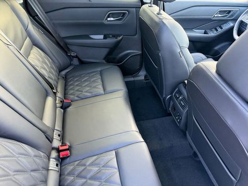 New 2026 Nissan Rogue Platinum w/ Platinum Premium Package image 16