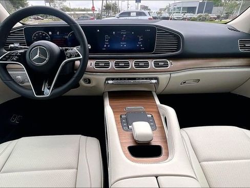 New 2025 Mercedes-Benz GLE 450e 4MATIC image 4